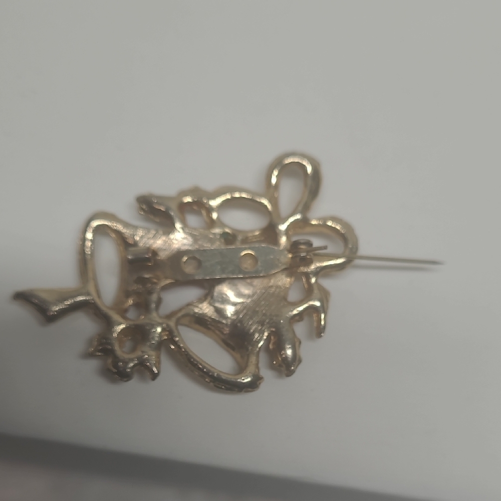Elegant Red and Gold Bell Pendant - Picture 3 of 4